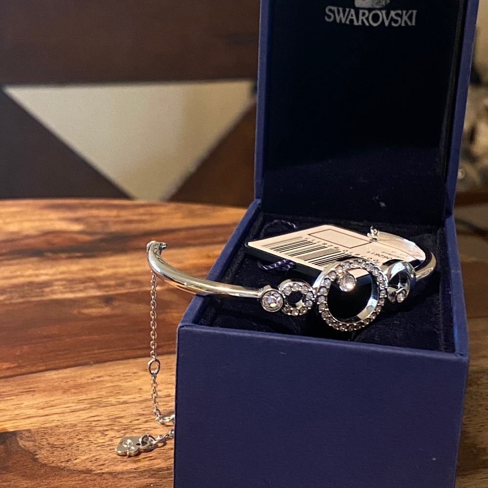 Swarovski crystal bracelet. Adjustable band.